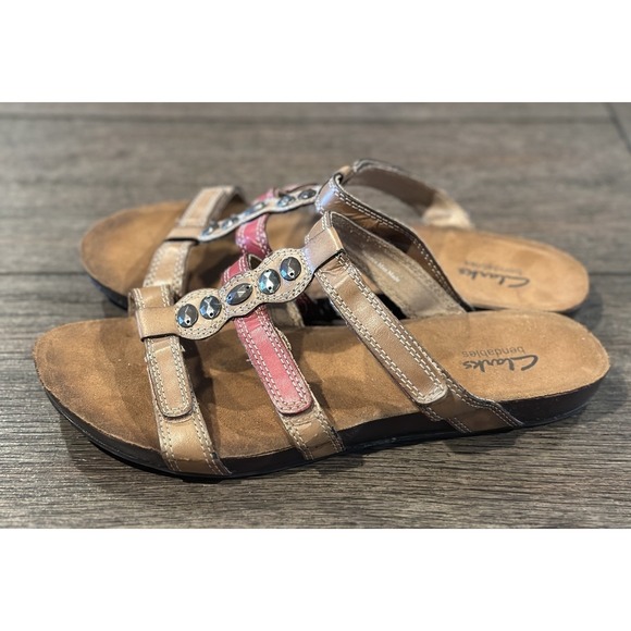 Clarks Bendables‎ Women's 8.5 Brown red Beaded Sandals adjustable GUC - Picture 1 of 6